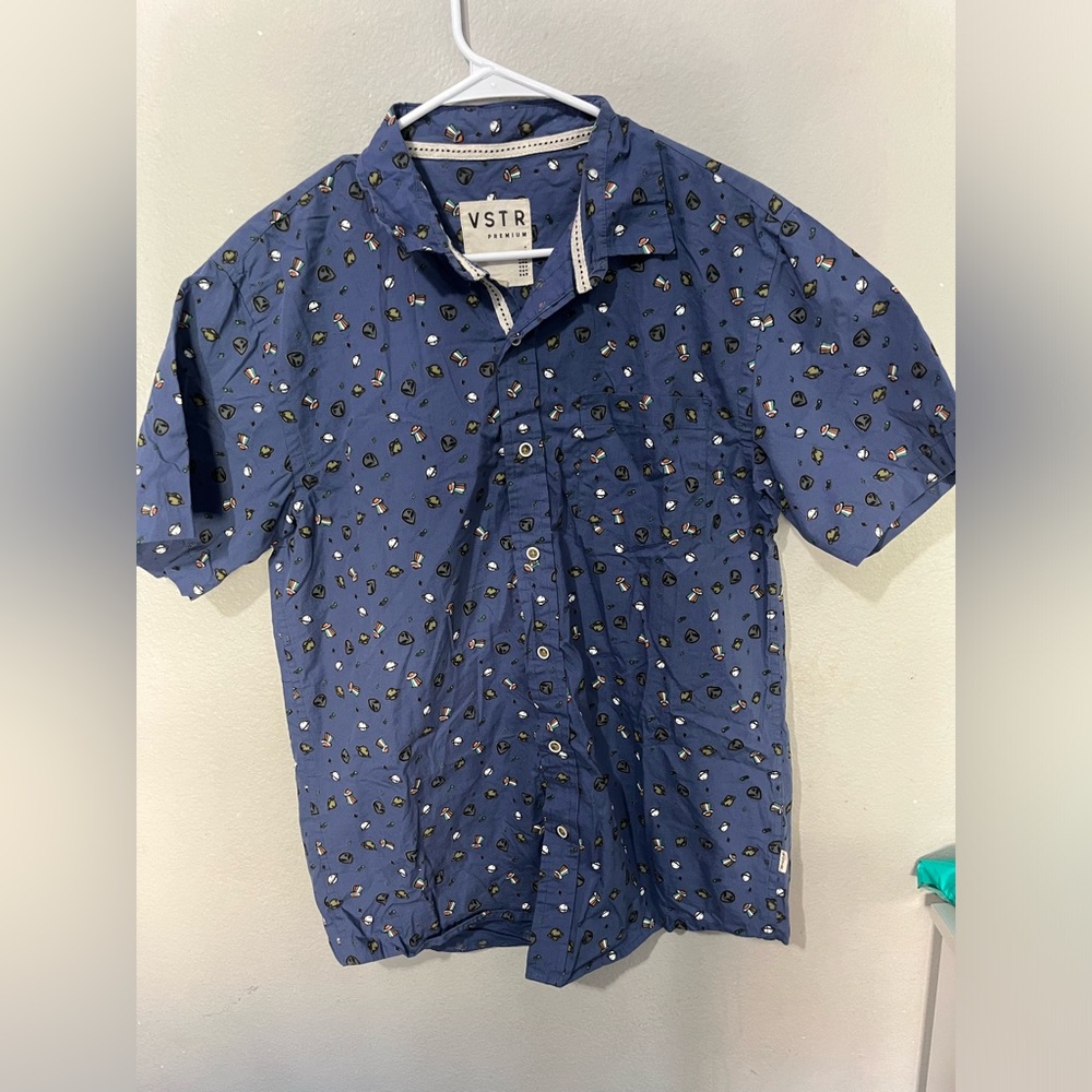 Men's VSTR Premium Aliens Button Front Shirt Size‎ Medium